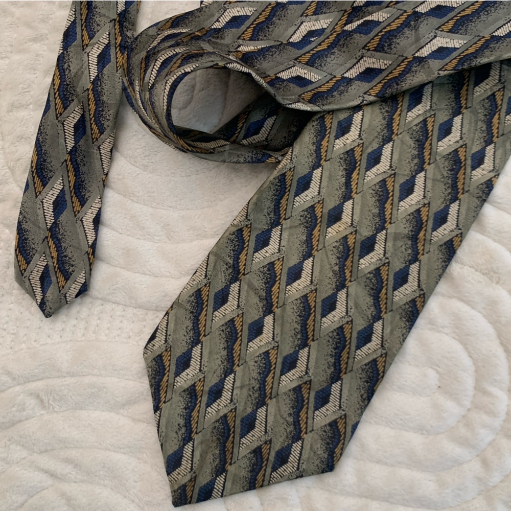 Italian Silk Geometric Patterned Tie - Green and Blue